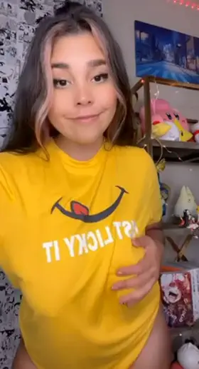 Would you do what the shirt says 🙈