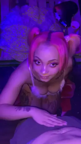 I finished by letting him cum all over by face 😌