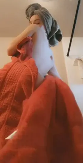 booty may be little but i know how to make it jiggle