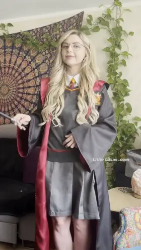 Would you like to see my Chamber of Secrets? 🧙🏻‍♀️