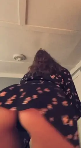 Barley legal and hot 😍 play with me daddy 😍🙈