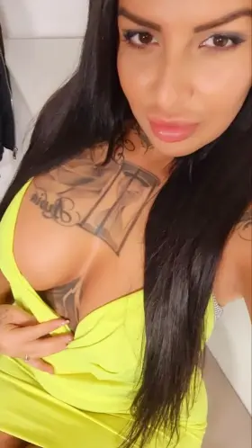 I'm horny right now if no one wants to help me i have to do it myself again