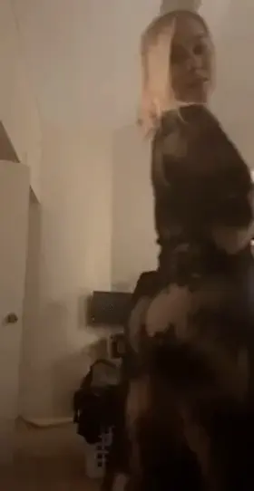 Lisa Showing That Ass