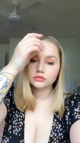 Off to the shops like this 🖤 Take me to the changing room and fill me up, even though you know I’m not on birth control