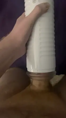 Anyone wanna help satiate my breeding kink? 😈