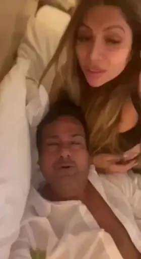 SO N I A - A R O RA and D E EPAK - K A LAL hotel room fun