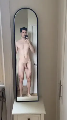 The magical naked mirror 😉