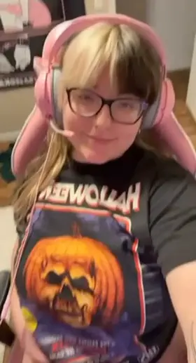 I die first to flash you my tits. Someone has to bottom frag right?