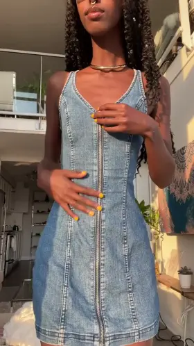 Look at what is under my dress... nothing 😜