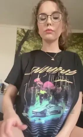 Big Boobs with glasses😍🤩