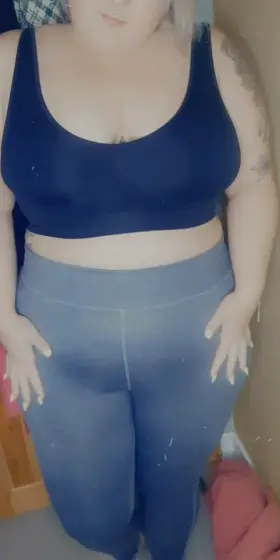 Watch those chubby vegan tittys drop 😇