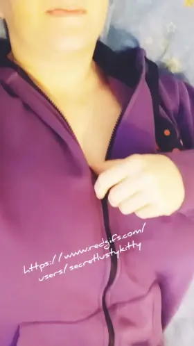 Been a crazy few days! Hope your new year is going amazing! 🥰 Help someone smile today! (F)40