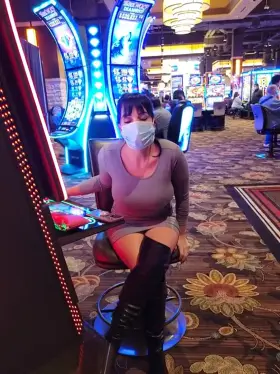 Mom of 2. Would you notice me?