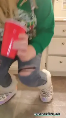 I picked out my outfit for the Christmas in July party just for you, sad I missed you