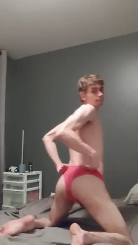 I like it rough, i'm 135lbs too😏