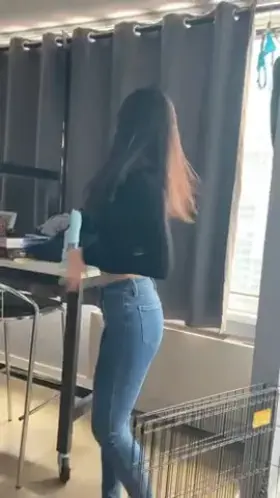 This little Asian giving me a preview