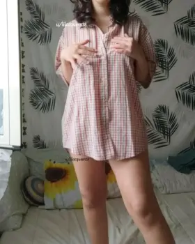 Soft boobs and jiggling ass :)