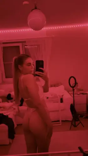 Can‘t decide between shy and naughty 😏