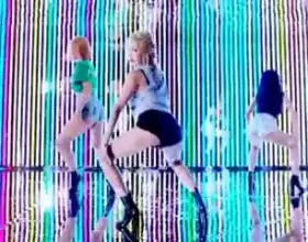 HYUNA Feat Of BTOB Roll cropped