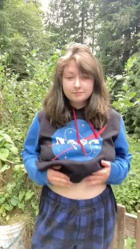 Anyone like a natural girl in PJs? ❤️