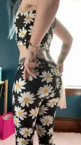 [selling] I have pre-worn and custom panties all for you ✨ Gym daily ✨24-48 hours wear ✨ vacuum sealed ✨message me for more info