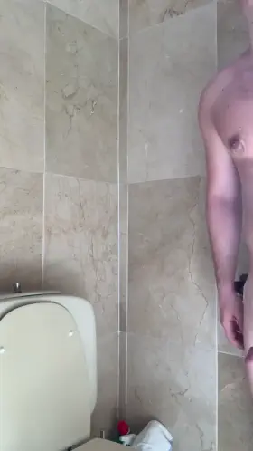 Wishing my phone camera was a live feed [21]