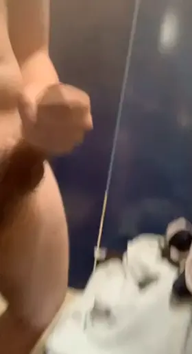 I love masturbating in public🥵