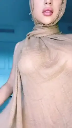 any arab lovers (her free album in the comments )