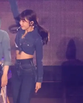 Apink Eunji big booty