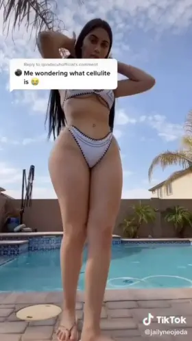 Showing off dat cellulite