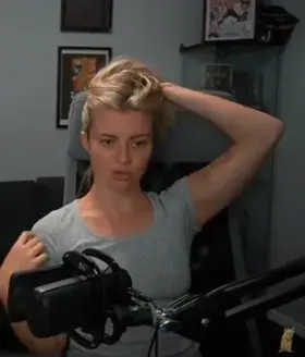 Elyse Willems not wearing a bra