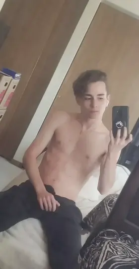 I want you to suck my cock while i play VR