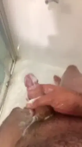 Just a bit of shower play ☺️