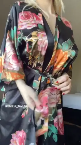 This is how I would greet you everytime you come home!