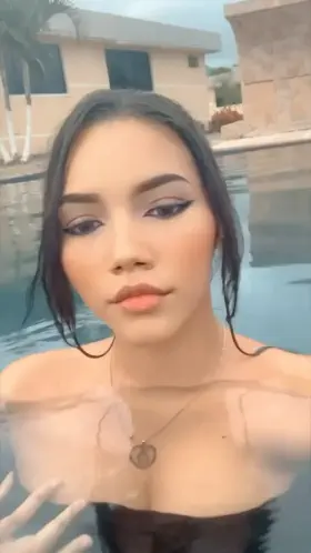 I like to show my naked breast when i am in the pool, that everybody can see my big tits