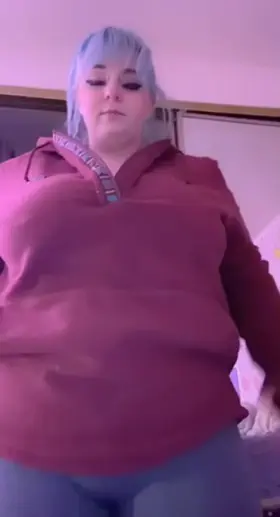 Have a titty drop on this lovely Monday night ✨