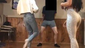 18y/o Sara busting balls in her leggings