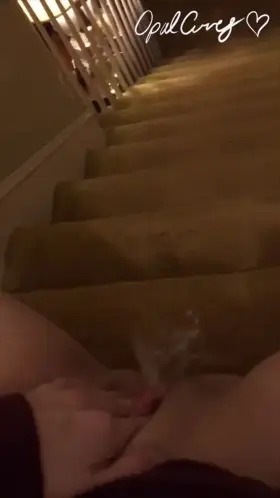 Spraying powerful pee fountains down the steps