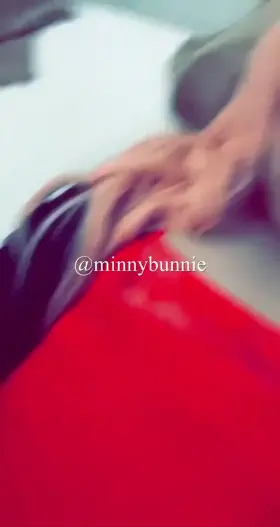 Minny Bunnie shoots herself in the face