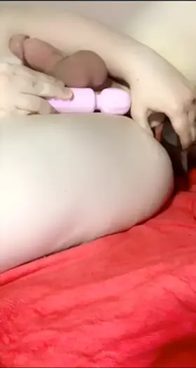 My daddy issues have turned into a slutty virgin girl who craves anal 🥰