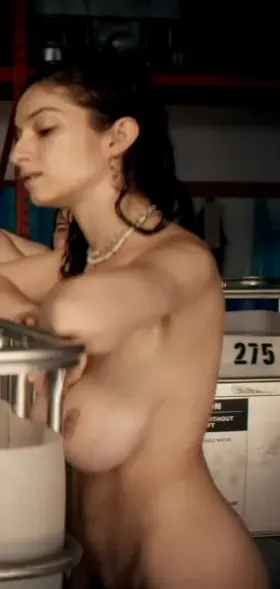 Sydney Meyer in 'Y : The Last Man'