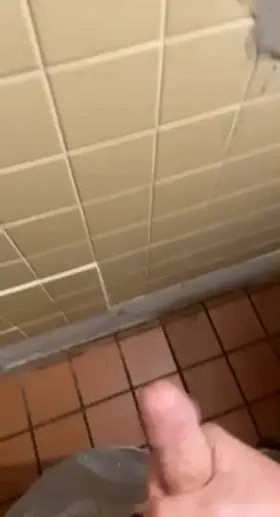 Cum(M)ing at work, left my mess for someone else to clean 😈