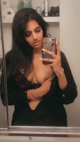 Hottest NRI Tamil Girl With Tight B00b$ 😍😍 Showing Off Her Sexy A$$ets to Lover 💦💦 Video Download Link In Comments