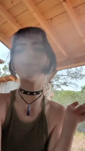 Who wanna smoke up and play with my ass? 😋💚🌿