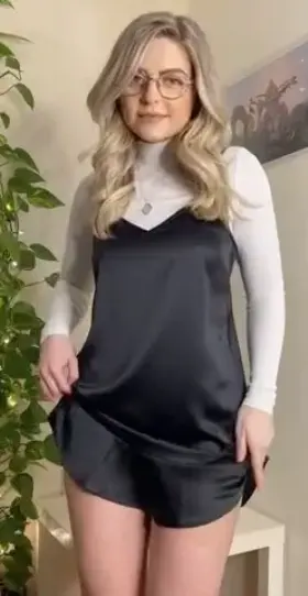 I’m your naughty local librarian.. cum and ‘check me out’ 🤓📚