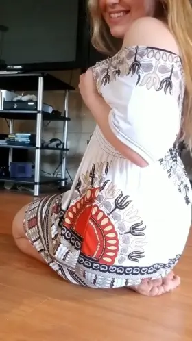 I'll lift my dress for you if you play with me 😉