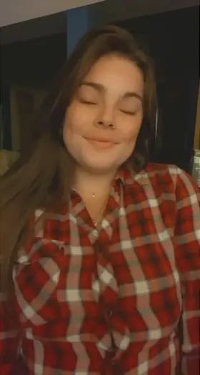 This is one of my favorite shirts for (reveal)s 😉