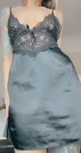 Wanna suck on my tits as I ride your cock? 44y/o Mum of 3.