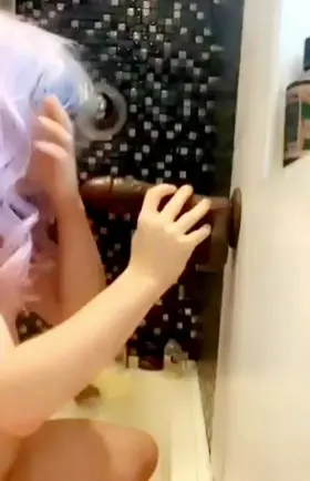 Since my UK slave Lexi has given up her rights and privacy, might as well start her oral training asap 😈