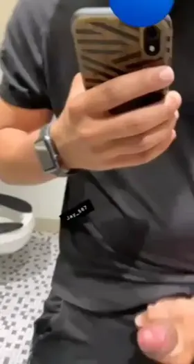 Pretty amateur. Just a bi bro being horny at the gym.